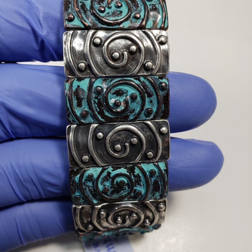 Periwinkle & Antique Blue Stretch Bracelet Textured Silver Metal w/ Black Accent - Picture 3 of 5